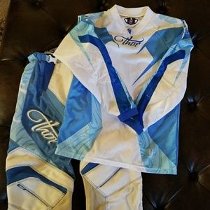 Women's dirt bike riding gear